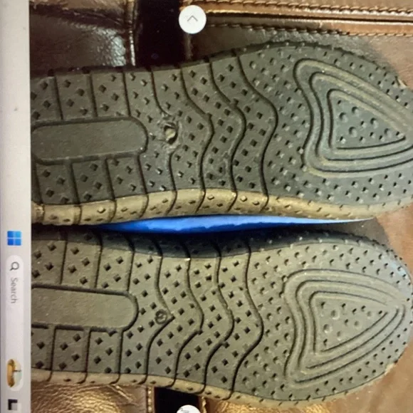 Unisex Blue Slip-On Water Shoes - Picture 4 of 5